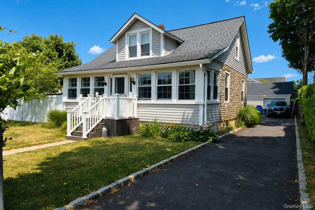 185 Ferndale Boulevard, Islip, NY 11751