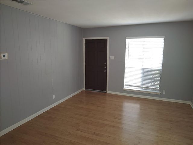 3305 Dolphin CV A, Austin, TX 78704