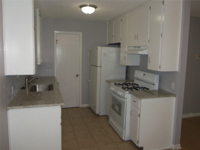 3305 Dolphin CV A, Austin, TX 78704