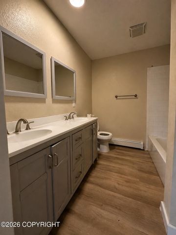 4336 E 6th Avenue, Anchorage, AK 99508