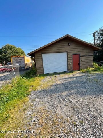 4336 E 6th Avenue, Anchorage, AK 99508