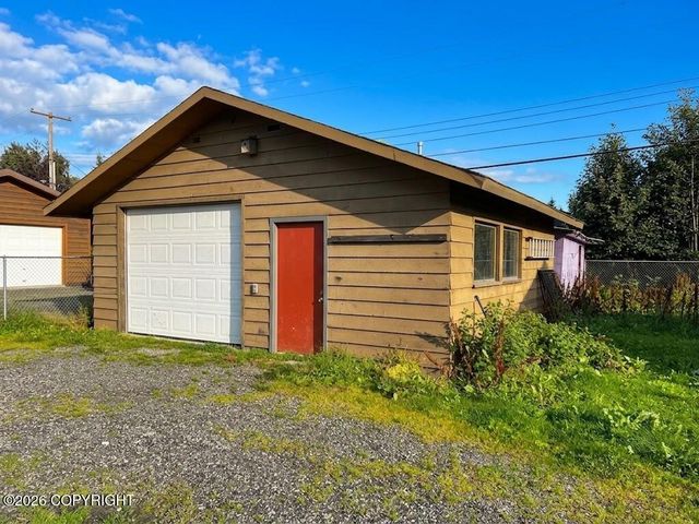 4336 E 6th Avenue, Anchorage, AK 99508