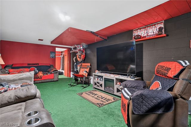 3045 Spencer Circle E, Geneva, OH 44041