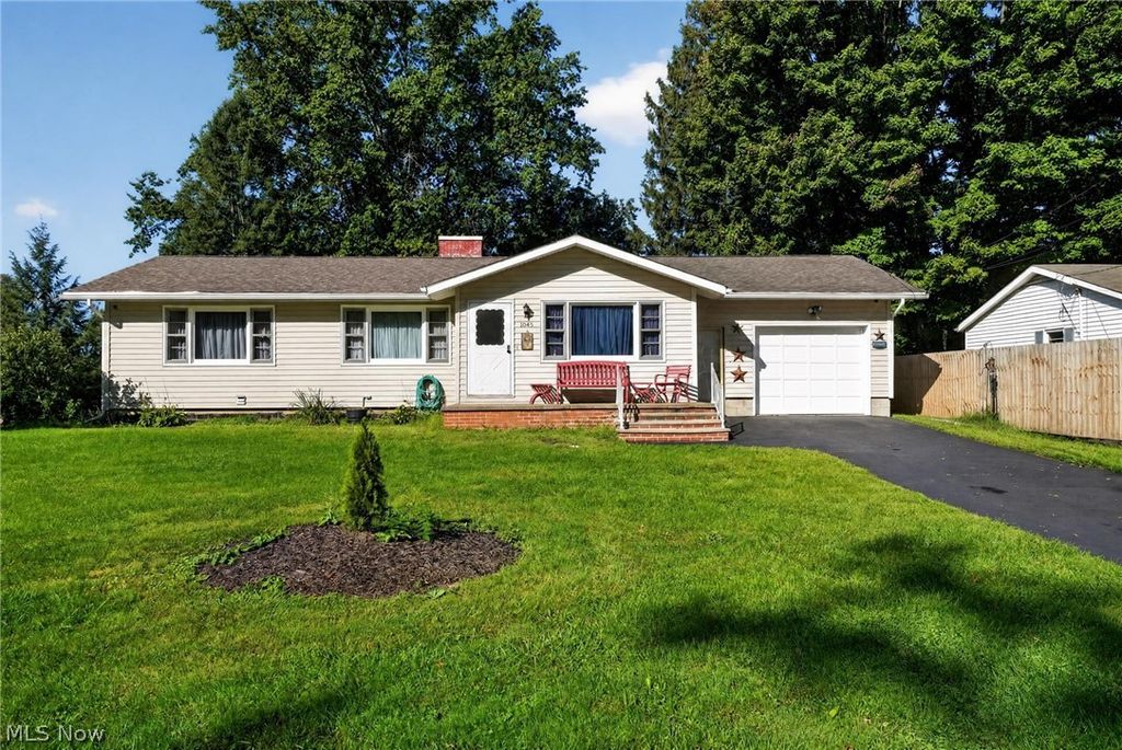 3045 Spencer Circle E, Geneva, OH 44041