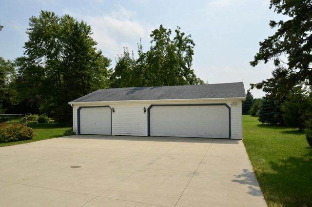 12009 County Road G, Caledonia, WI 53108