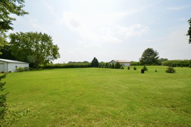 12009 County Road G, Caledonia, WI 53108