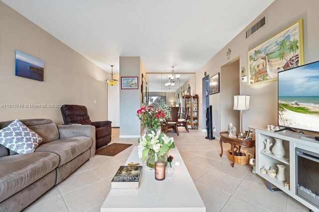 400 S Cypress Rd 424, Pompano Beach, FL 33060