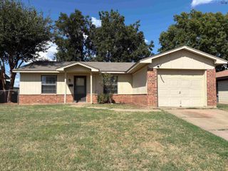 205 E GARDEN DRIVE, Iowa Park, TX 76367
