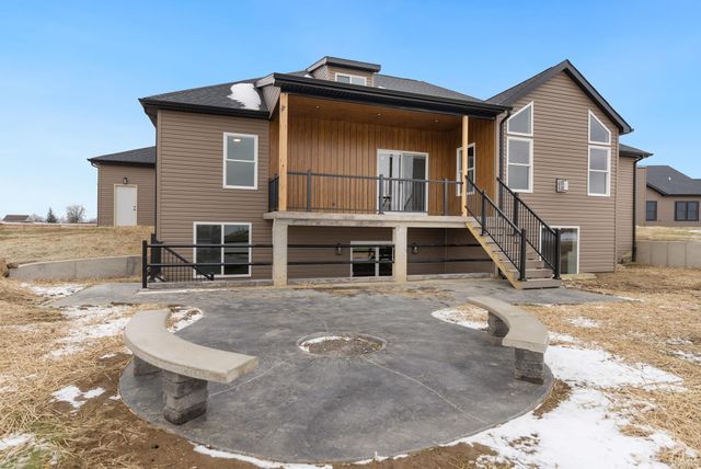 22583 Maumee Meadows Drive, Woodburn, IN 46797