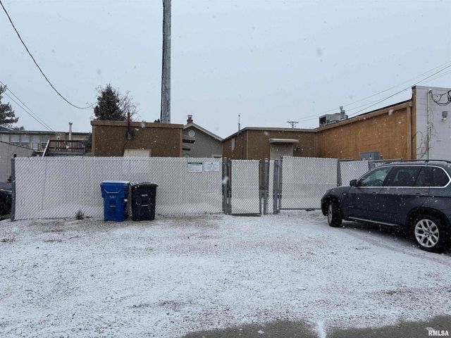 3316 AVENUE OF THE CITIES Avenue, Moline, IL 61265