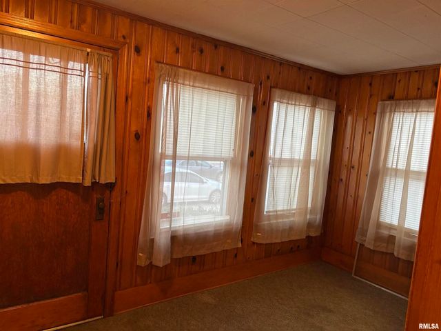 3316 AVENUE OF THE CITIES Avenue, Moline, IL 61265