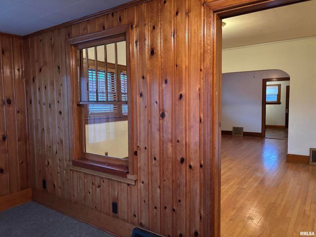 3316 AVENUE OF THE CITIES Avenue, Moline, IL 61265