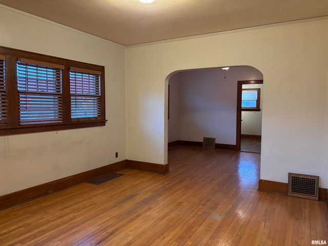 3316 AVENUE OF THE CITIES Avenue, Moline, IL 61265