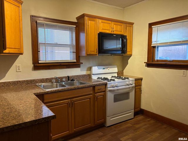 3316 AVENUE OF THE CITIES Avenue, Moline, IL 61265