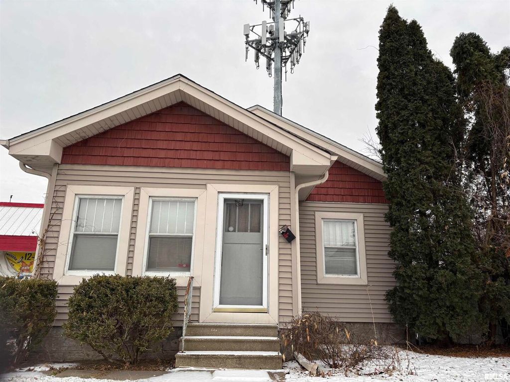 3316 AVENUE OF THE CITIES Avenue, Moline, IL 61265