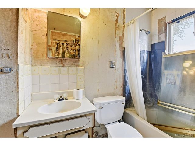 3817 S Inca St, Englewood, CO 80110
