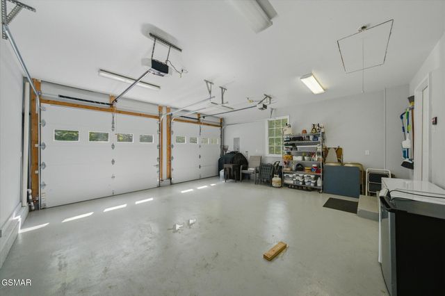 688 Ownby Drive, Gatlinburg, TN 37738
