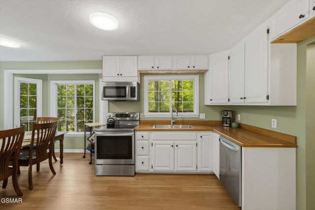688 Ownby Drive, Gatlinburg, TN 37738