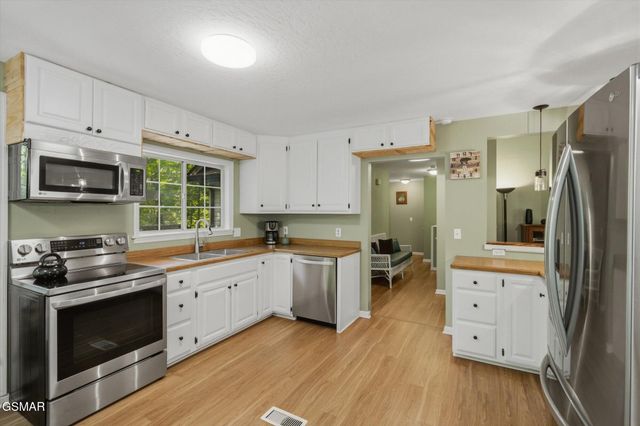 688 Ownby Drive, Gatlinburg, TN 37738