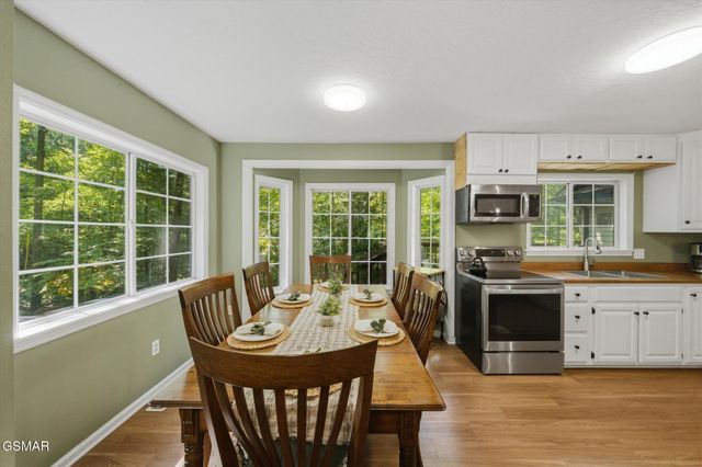 688 Ownby Drive, Gatlinburg, TN 37738