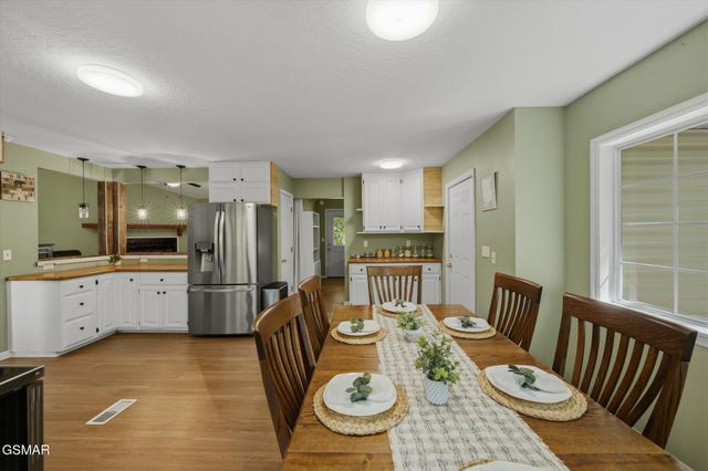 688 Ownby Drive, Gatlinburg, TN 37738