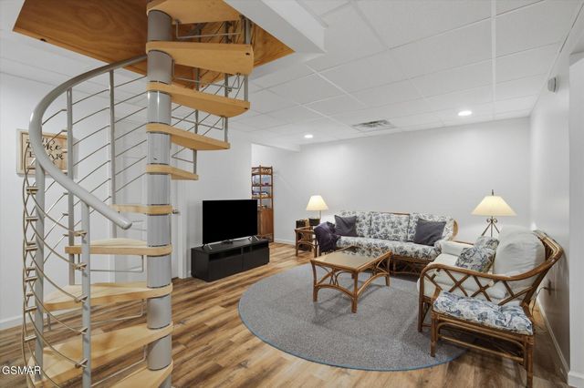 688 Ownby Drive, Gatlinburg, TN 37738