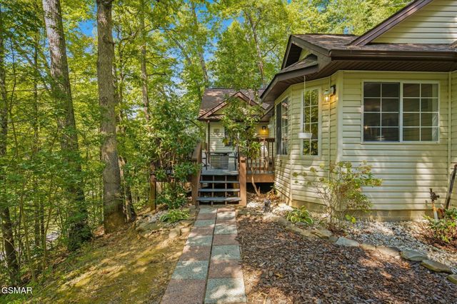 688 Ownby Drive, Gatlinburg, TN 37738