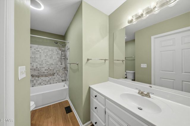 688 Ownby Drive, Gatlinburg, TN 37738