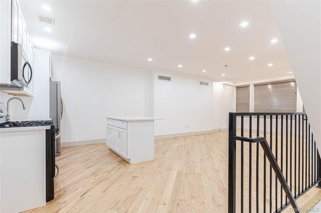 282 E 38th Street, Brooklyn, NY 11203