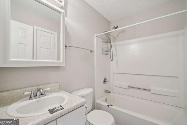 1443 Pebble Ridge Lane, Hampton, GA 30228