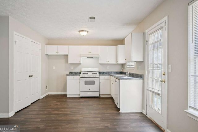 1443 Pebble Ridge Lane, Hampton, GA 30228