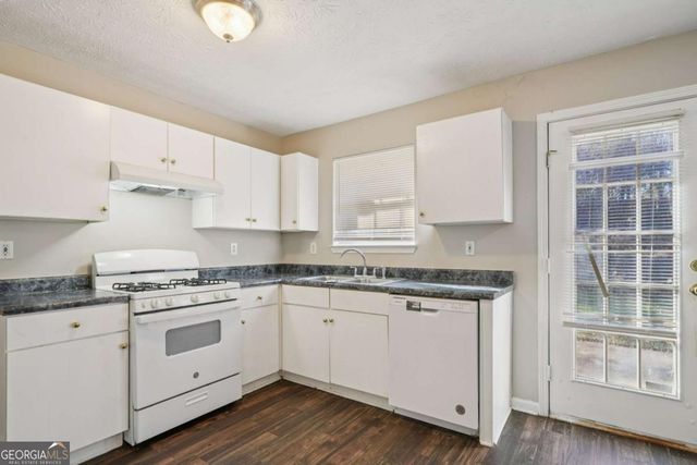 1443 Pebble Ridge Lane, Hampton, GA 30228