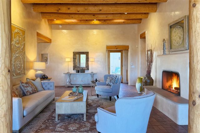 103 Sunflower Drive, Santa Fe, NM 87506