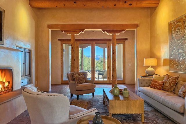 103 Sunflower Drive, Santa Fe, NM 87506