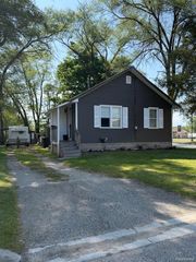 11509 Dexter Street, Vienna Charter Township, MI 48420