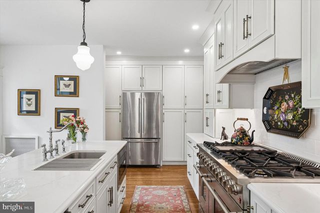 2456 HILLCREST RD, Drexel Hill, PA 19026