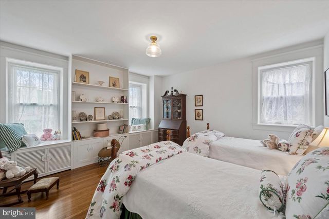 2456 HILLCREST RD, Drexel Hill, PA 19026