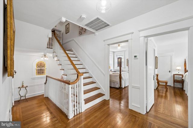 2456 HILLCREST RD, Drexel Hill, PA 19026