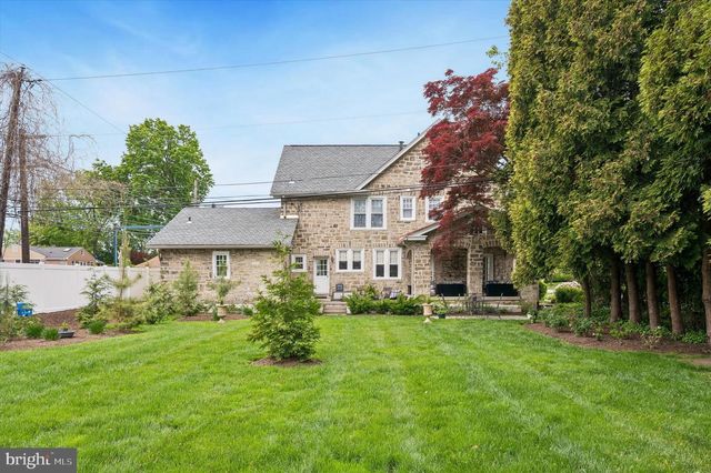2456 HILLCREST RD, Drexel Hill, PA 19026