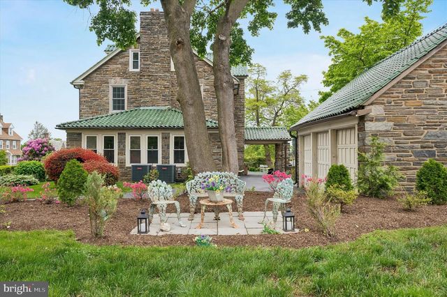 2456 HILLCREST RD, Drexel Hill, PA 19026
