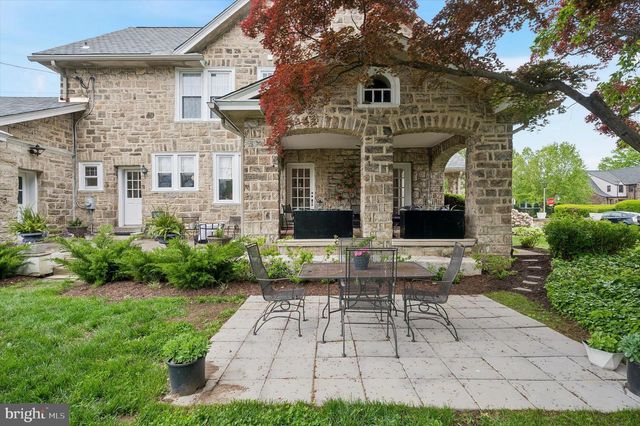 2456 HILLCREST RD, Drexel Hill, PA 19026