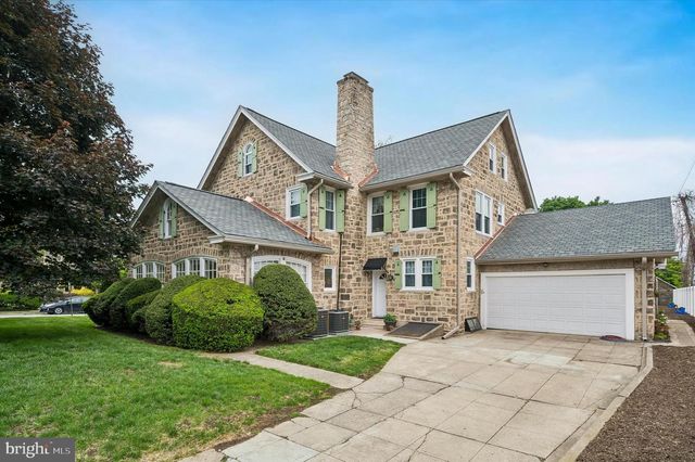 2456 HILLCREST RD, Drexel Hill, PA 19026