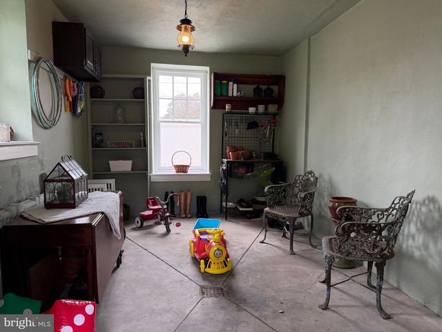2456 HILLCREST RD, Drexel Hill, PA 19026
