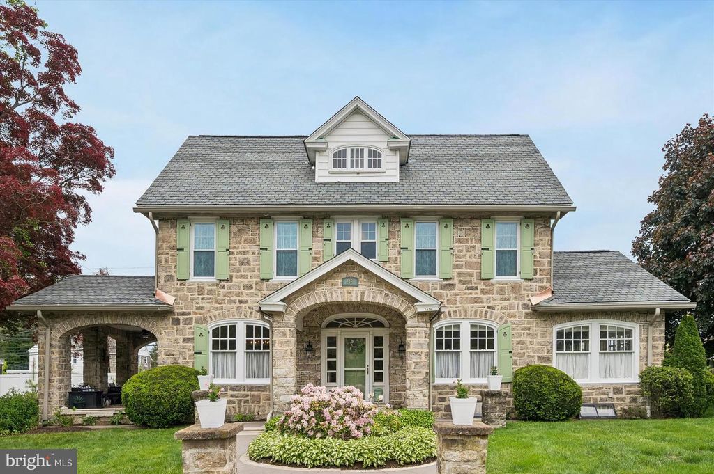 2456 HILLCREST RD, Drexel Hill, PA 19026