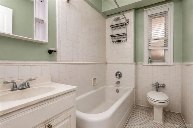 190 72nd Street 122, Brooklyn, NY 11209