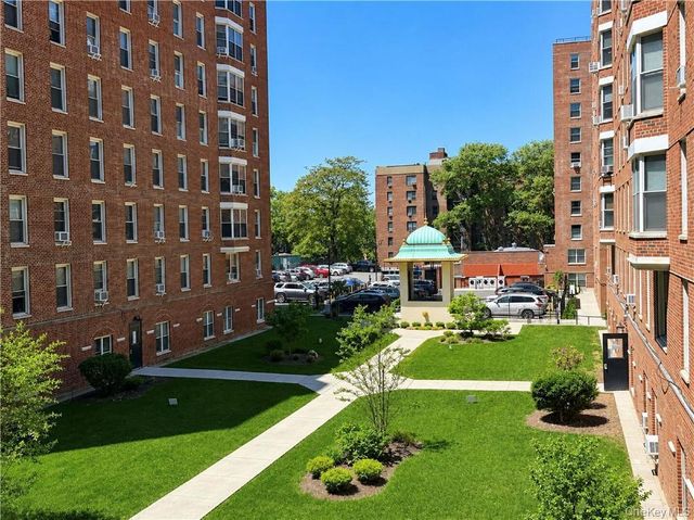 190 72nd Street 122, Brooklyn, NY 11209