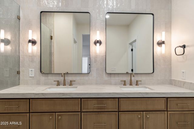 8236 E LIPPIZAN Trail, Scottsdale, AZ 85258