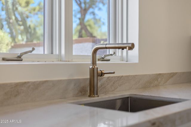 8236 E LIPPIZAN Trail, Scottsdale, AZ 85258