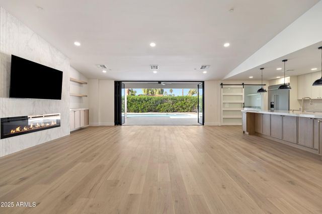 8236 E LIPPIZAN Trail, Scottsdale, AZ 85258