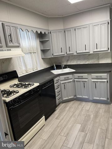 4718 SILVERWOOD ST, Philadelphia, PA 19128